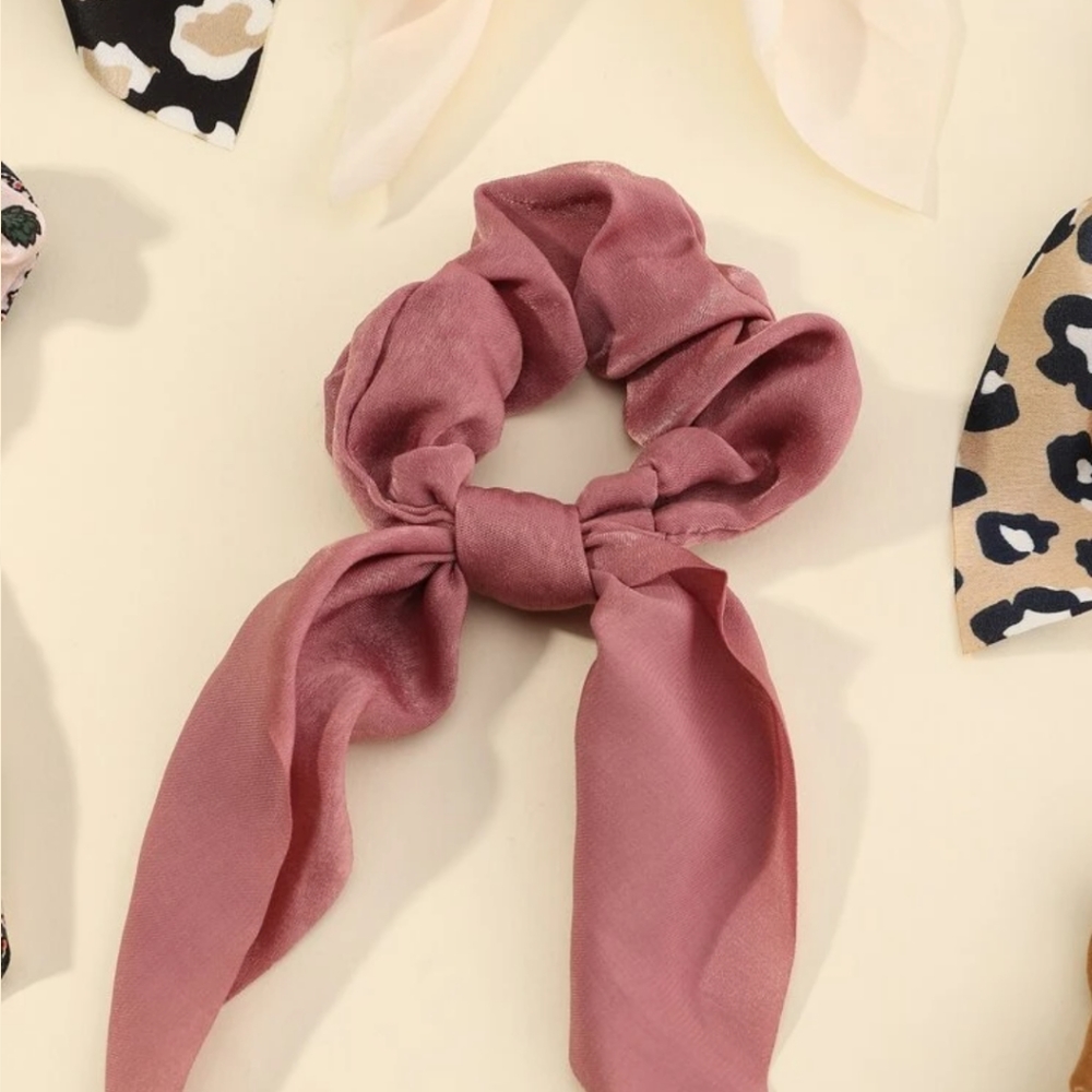 π Eight Pack Scrunchie hair ties - Picture 3 of 4